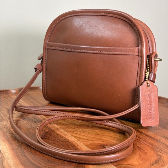 Vintage COACH Abbie British Tan Leather Crossbody 9017 - Picture 4 of 17